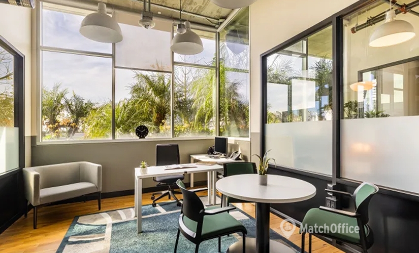 Virtual office space in West Hollywood, CA, 925 N. La Brea Ave. (90038) - 1 | MatchOffice.com