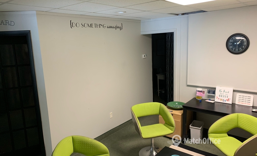 431 m² Coworking space  in Milwaukee, WI, North Oakland Avenue 4465 (53211) - 4 | MatchOffice