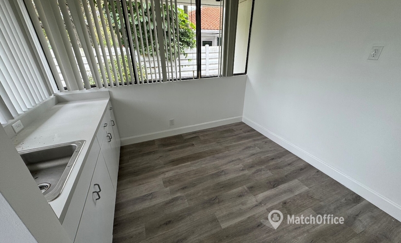 Office Northlake Boulevard 4362 33410 Palm Beach Gardens, FL