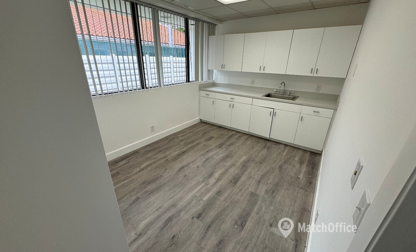 Office Northlake Boulevard 4360 33410 Palm Beach Gardens, FL