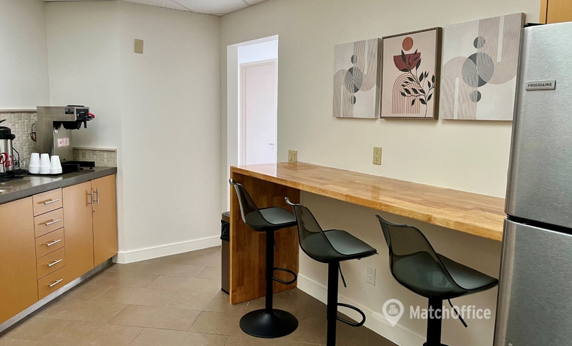 115 m² Business center in Newport Beach, CA, Campus Drive 4930 (92660) - 2 | MatchOffice.com