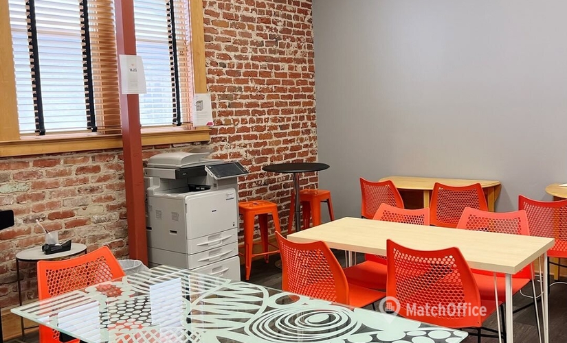 10 m² Co-working in Bakersfield, CA, Eye Street 2020 (93301) - 2 | MatchOffice.com