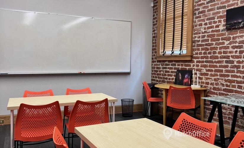 10 m² Co-working in Bakersfield, CA, Eye Street 2020 (93301) - 0 | MatchOffice