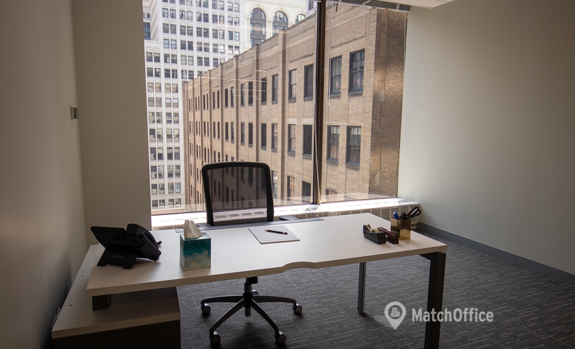 Office North Dearborn Street 33 60602 Chicago, IL
