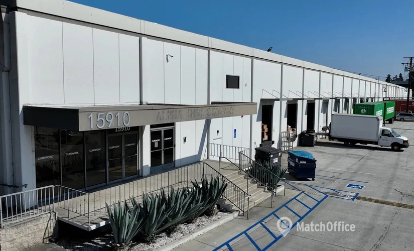 Office Valley View Avenue 15910 90638 Los Angeles, CA