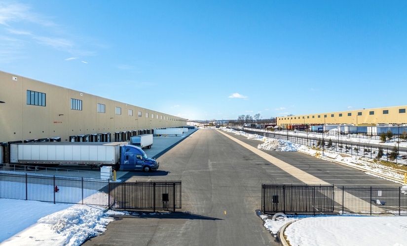 40600 m² Office warehouse for rent in Reading, PA, Cesanek Road 175 (18067) - 1 | MatchOffice