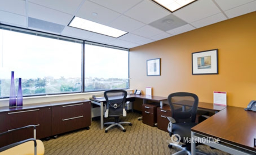 250 m² Business center property available to rent in Palm Beach Gardens, FL, 3801 PGA Blvd (33410) - 1 | MatchOffice