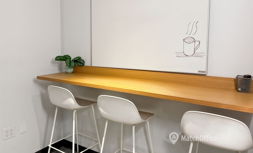 10 m² Business space in Long Beach,	 CA, 145 W Broadway (90802) - 3 | MatchOffice.com