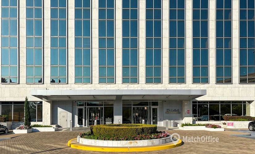 10 m² Serviced office in Houston Westside, TX, 5444 Westheimer (77056) - 0 | MatchOffice.com