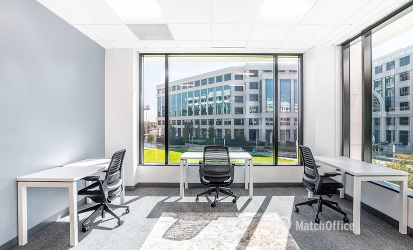 10 m² Shared workspace  in Santa Monica, CA, 2450 Colorado Avenue (90404) - 4 | MatchOffice.com