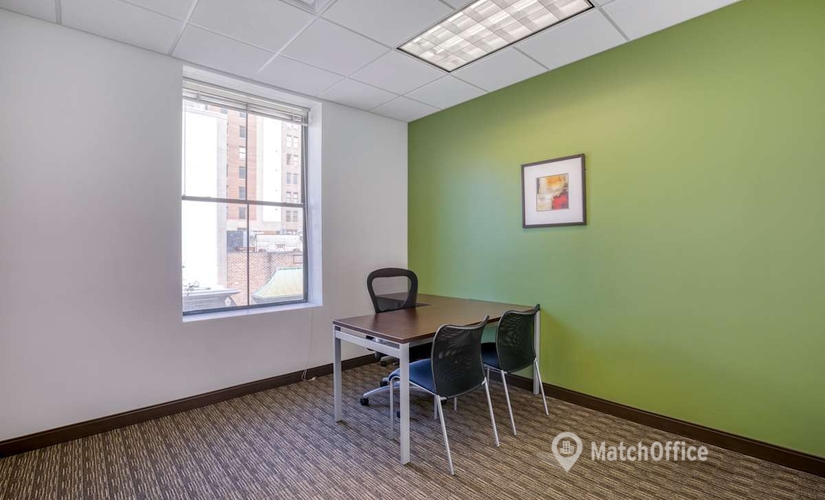 10 m² Shared workspace  in Savannah, GA, 100 Bull Street (31401) - 3 | MatchOffice.com