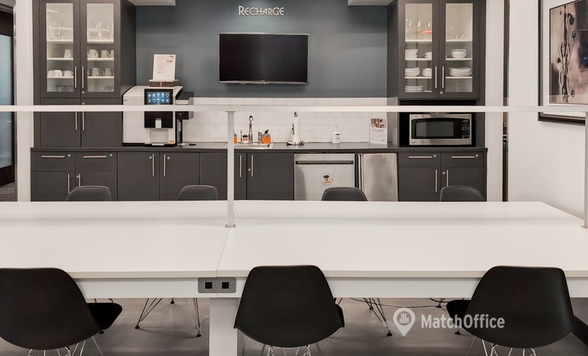 Conference room in Tampa, FL, 100 South Ashley Drive (33602) - 5 | MatchOffice.com