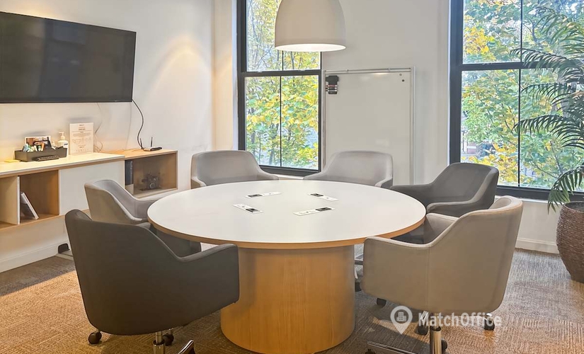 Meeting room in Cincinnati, OH, 1435 Vine Street (45202) - 2 | MatchOffice
