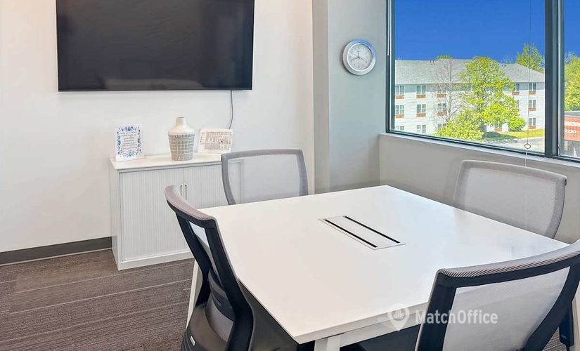 Conference room in Elgin, 2250 Point Blvd (60123) - 8 | MatchOffice.com
