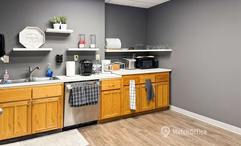 Meeting room in Brookfield, WI, 16815 W Wisconsin Avenue (53005) - 1 | MatchOffice