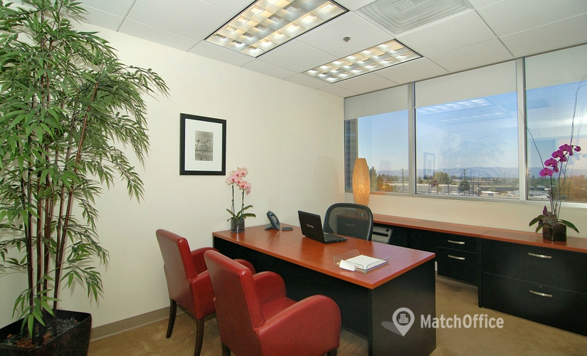 985 m² Business center in Long Beach,	 CA, 3780 Kilroy Airport Way (90806) - 2 | MatchOffice.com