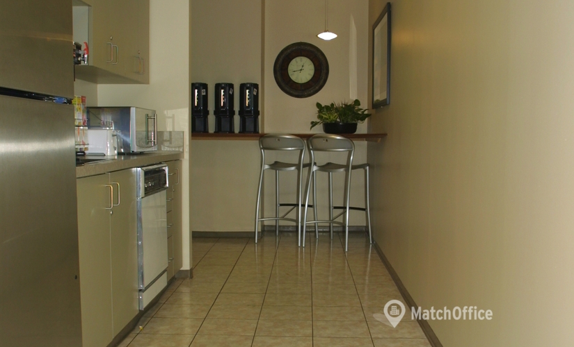 985 m² Serviced office in Long Beach,	 CA, 3780 Kilroy Airport Way (90806) - 3 | MatchOffice.com