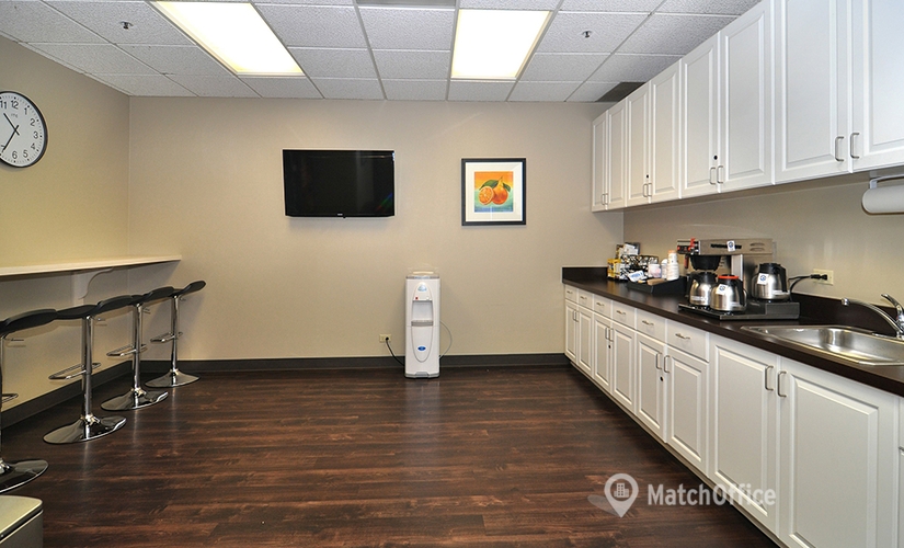 951 m² Business space property available to rent in Woodland Hills, CA, 21550 Oxnard Street (91367) - 3 | MatchOffice