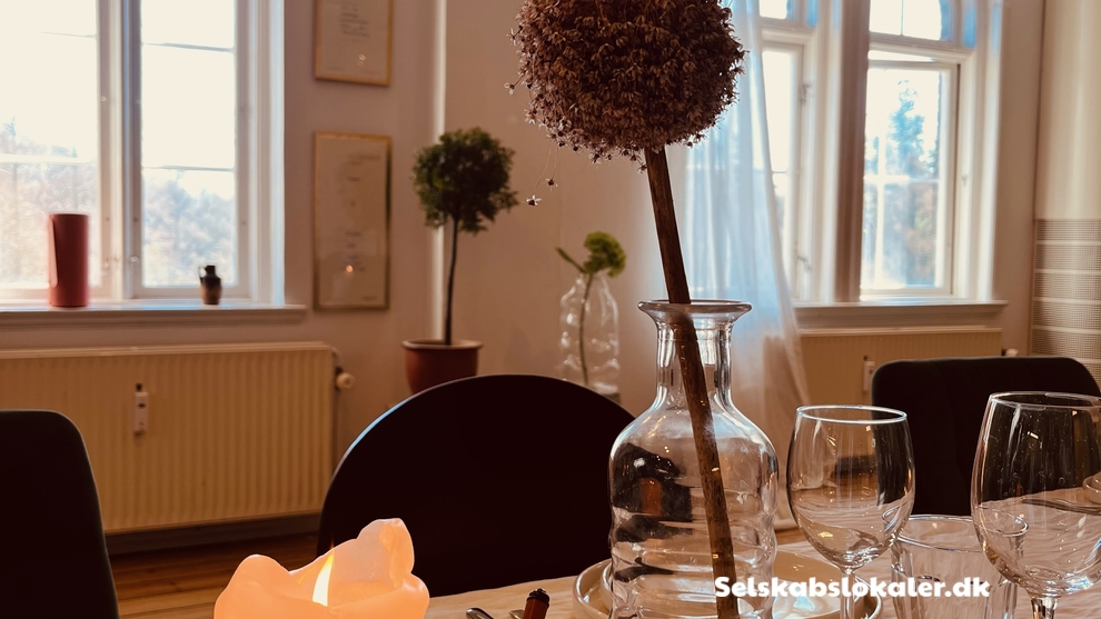 Charlottenlund Stationsplads 2, 2920 Charlottenlund