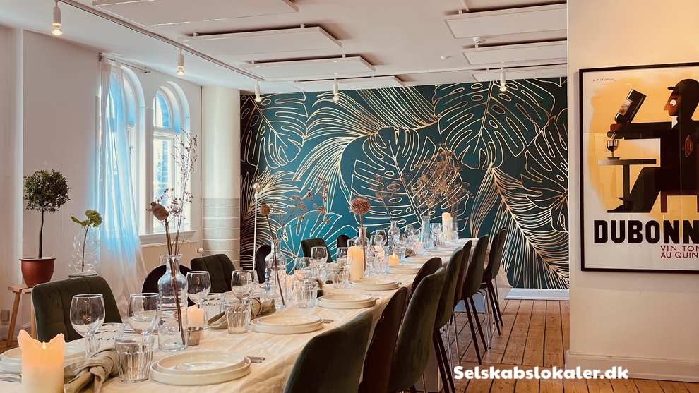 Charlottenlund Stationsplads 2, 2920 Charlottenlund