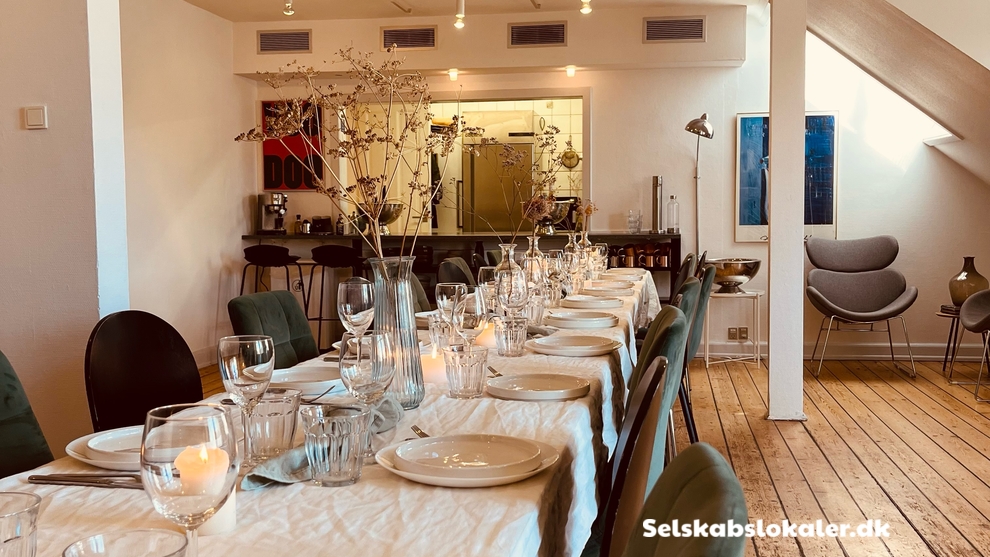 Charlottenlund Stationsplads 2, 2920 Charlottenlund