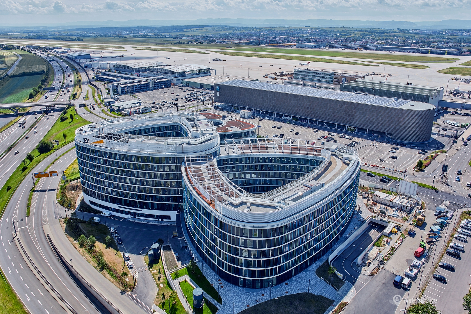 Flughafenstraße / Flughafen 70629 Stuttgart www.matchoffice.de