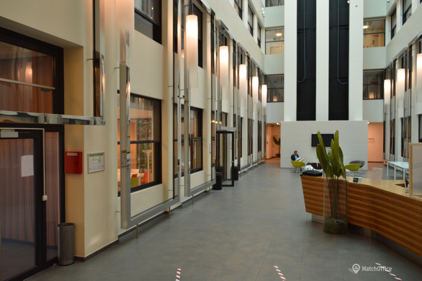 Bedrijventerrein te huur  Etterbeek, 14b, 100 m², - 0 | MatchOffice.be
