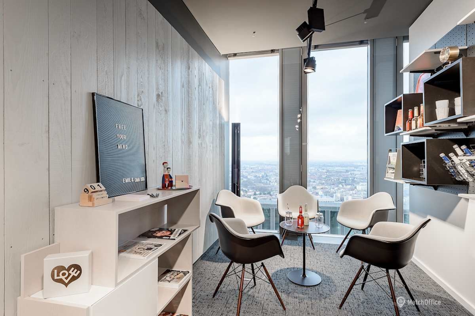 Mies Van Der Rohe Strasse 6
