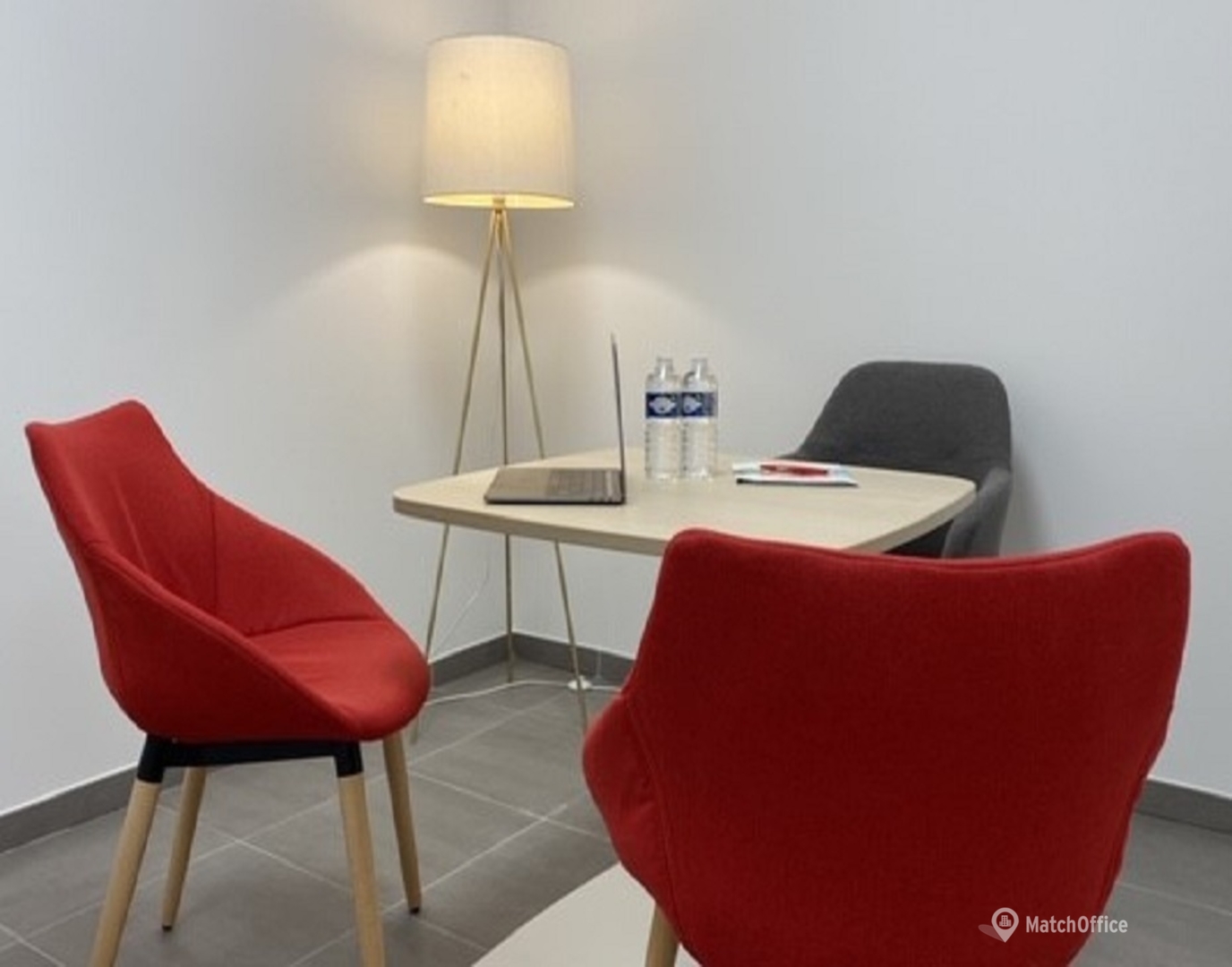 Salle de réunion sur Rte du Plan de la Tour MachOffice.fr