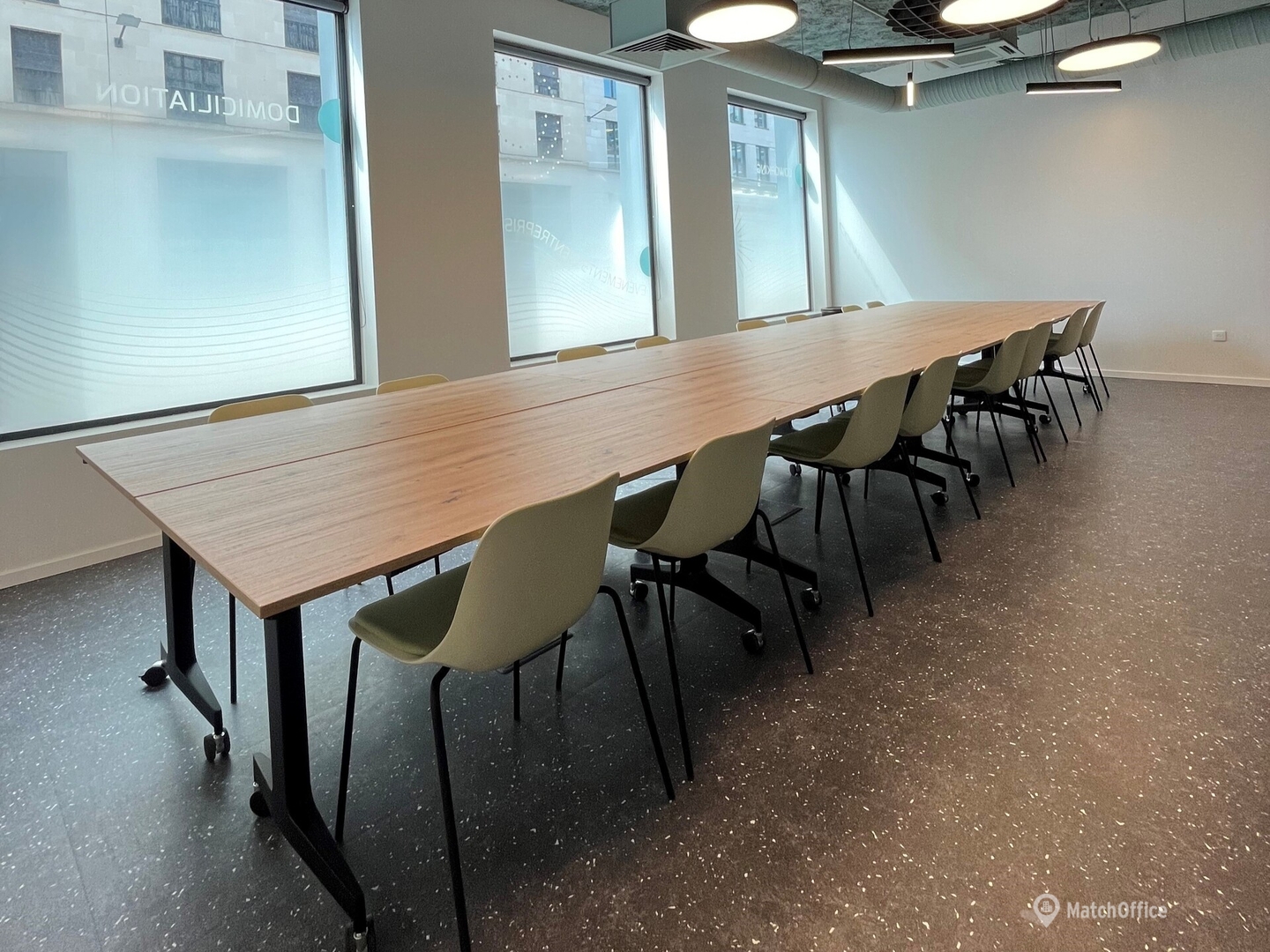 Espace de réunion sur Rue Edmonde Charles Roux 5 | MachOffice.fr