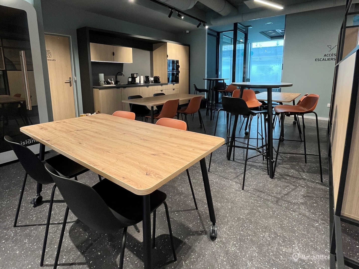 Salle de réunion sur Rue Edmonde Charles Roux 5 | MachOffice.fr