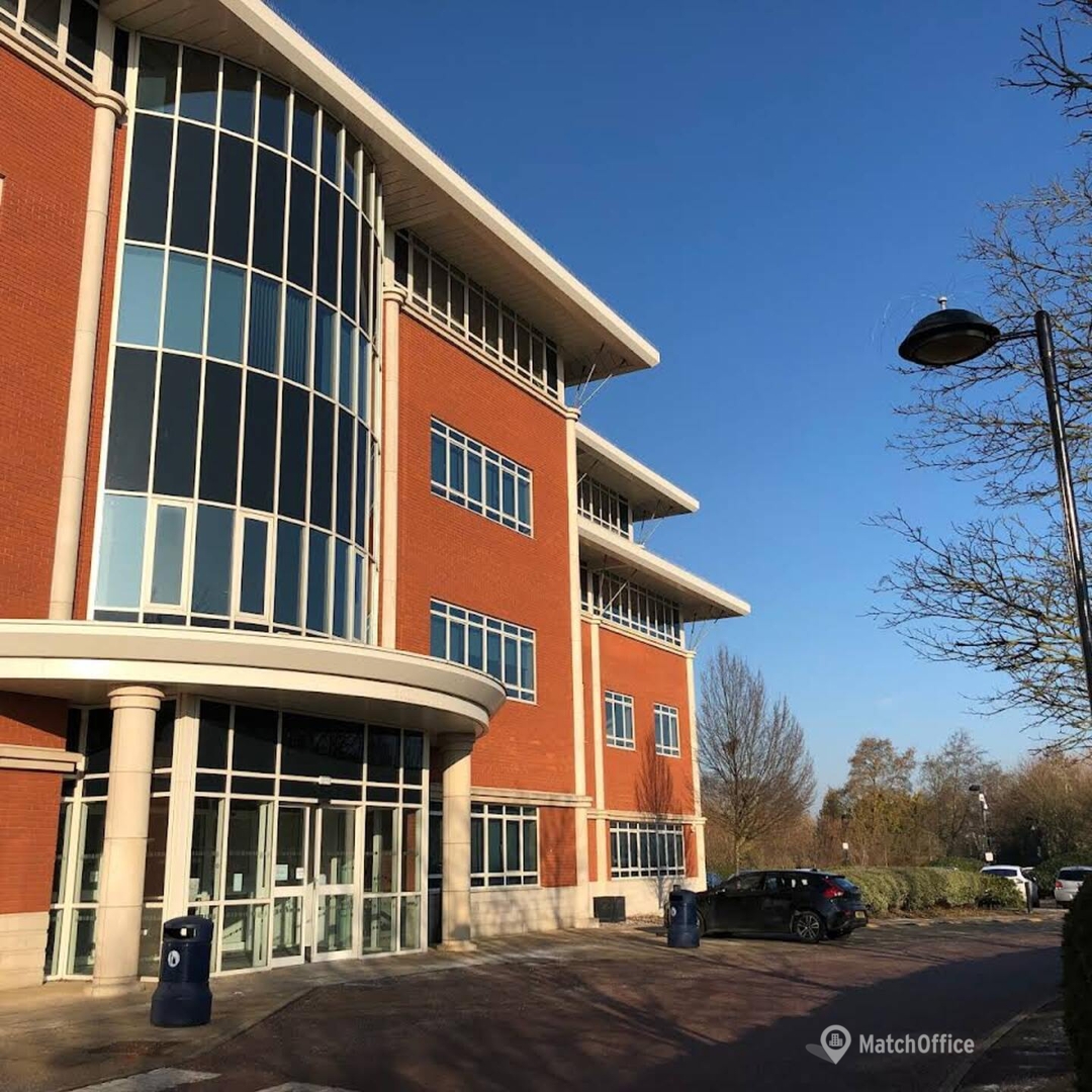 Lakeside House, 9 The Lakes, Northampton, NN4 7HD Northampton Business centre 100 m²