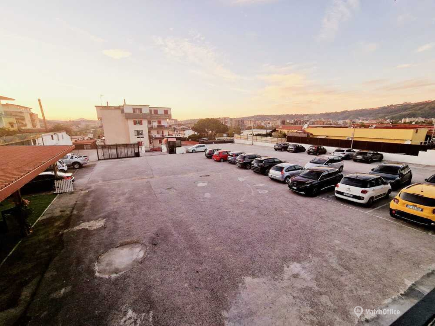 Uffici commerciali poco costosi disponibili per l'affitto a Napoli di 22 m², Via Eleonora Duse 26 - 9 | MatchOffice.it