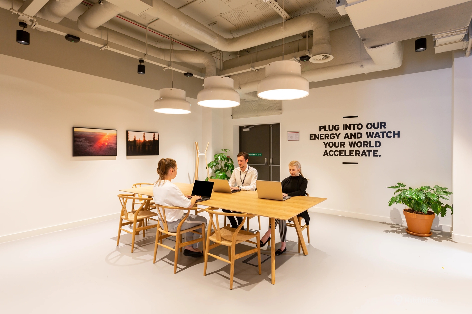 Commercial Space in Business District - Image 2