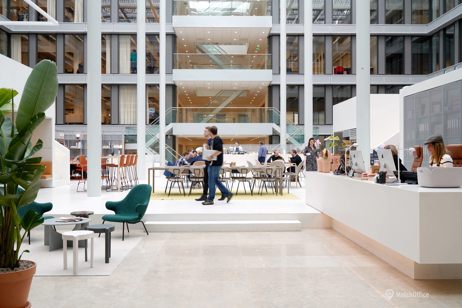 Commercial Space in Business District - Image 3