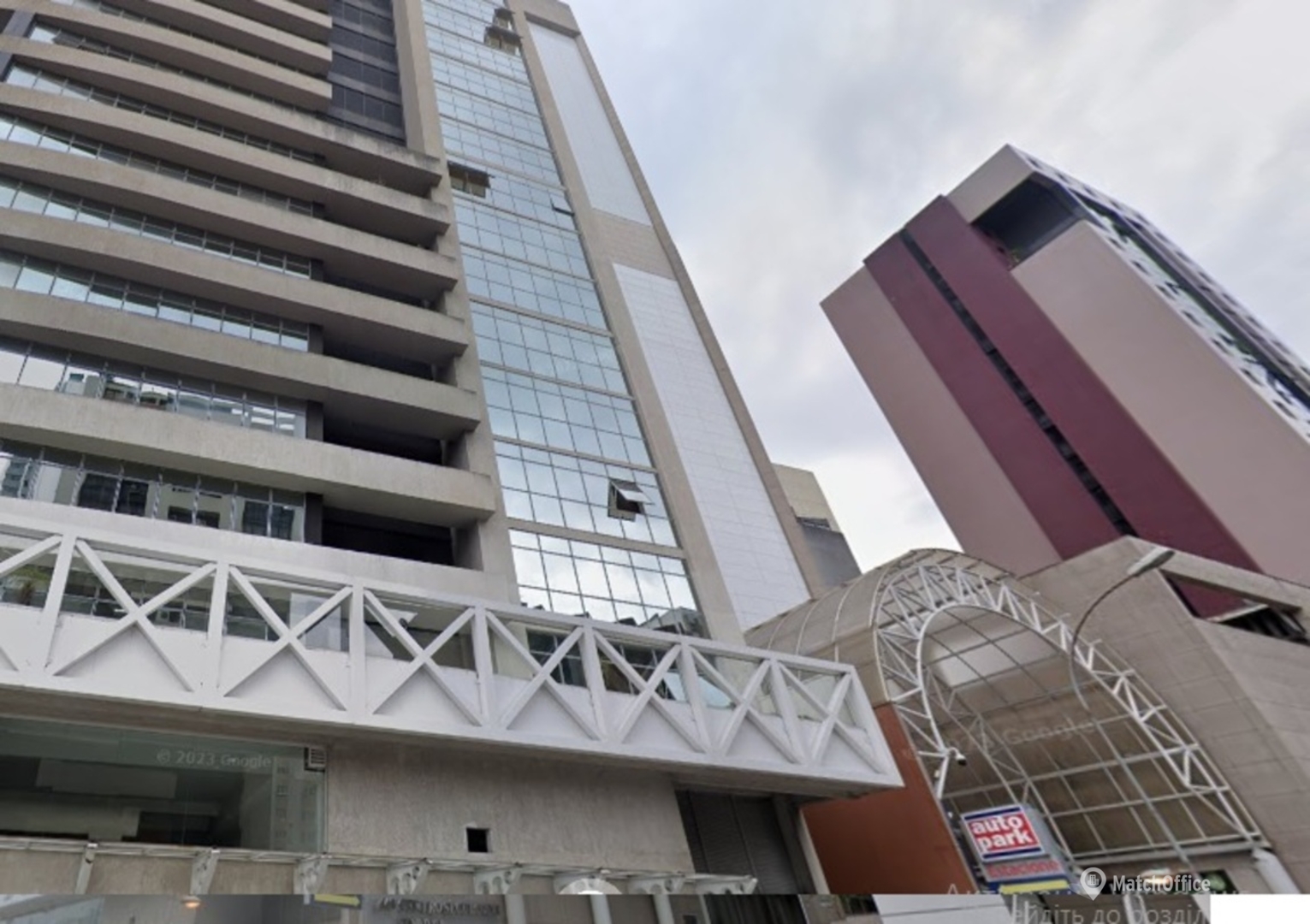 Rua Visconde de Nácar, 1440 — Prestigious Bussines Suites for Lease in