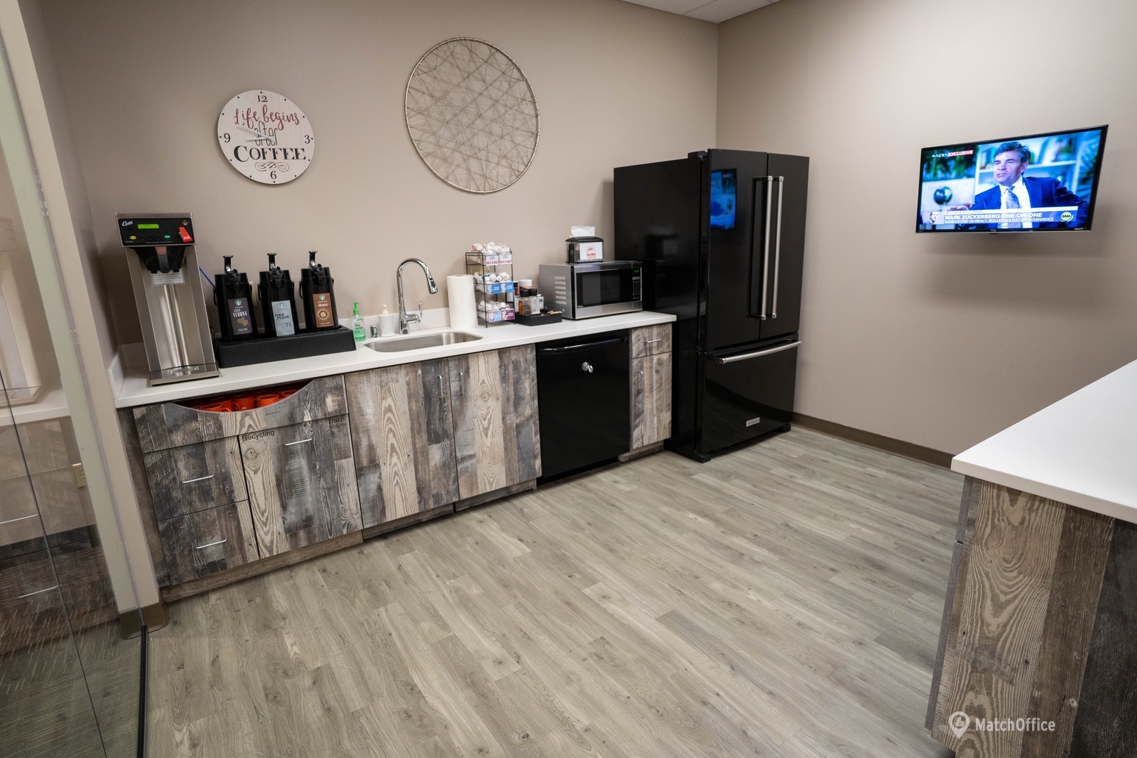 Coworking Space on Wayzata Boulevard 5775, St. Louis Park, MN for Rent