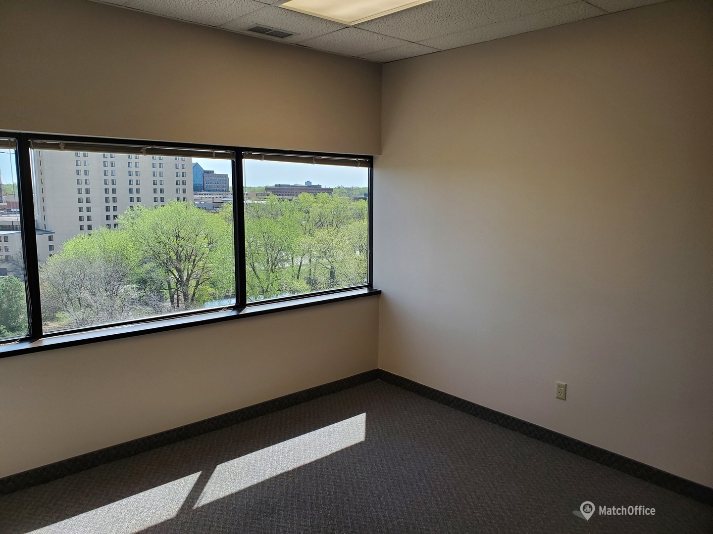 Prestigious Office Spaces for Lease in 5775 Wayzata Blvd., St. Louis