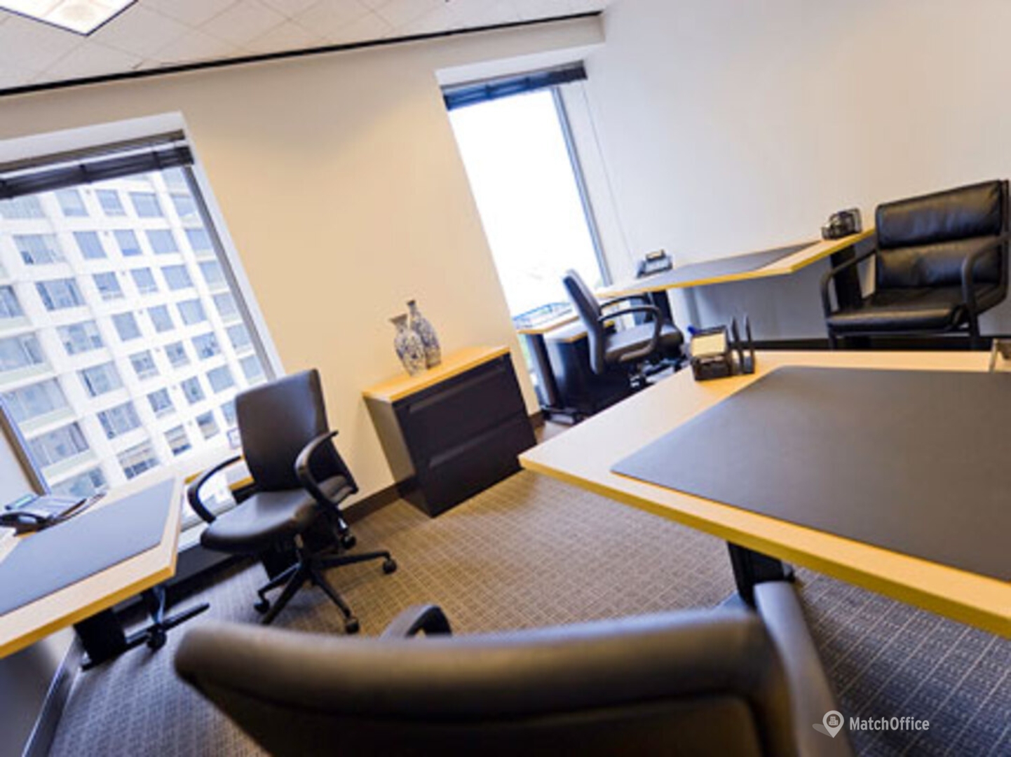 Serviced offices to rent and lease at 980 North Michigan Avenue, Suite  1400, Magnificent Mile Center