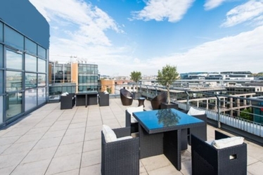 Locaux de bureaux à louer à Paris 14