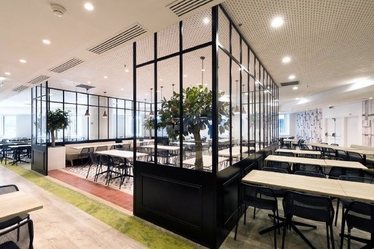 Locaux commerciaux à louer à Courbevoie